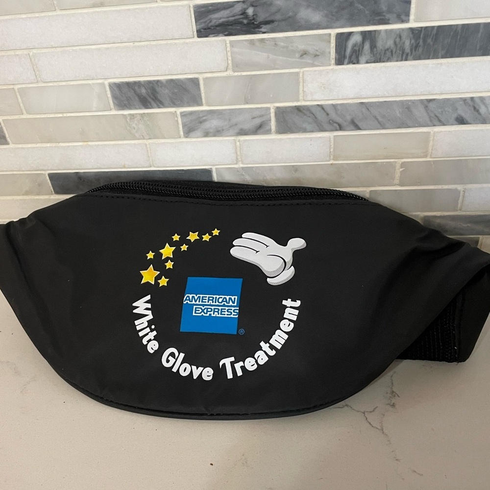 Vintage 2000 the Walt Disney Company white glove treatment fanny pack NEW